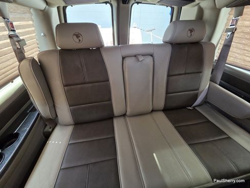Used 2017 Chevrolet Express 2500 Extended RWD image 6