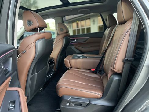 Certified 2024 Acura MDX SH-AWD w/ Advance Package image 37