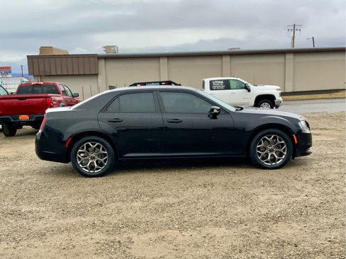 Used 2017 Chrysler 300 S w/ 300S Premium Group image 6