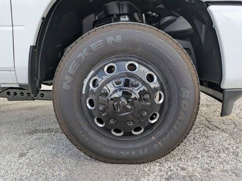 New 2026 RAM 3500 Big Horn AWD/4WD image 10