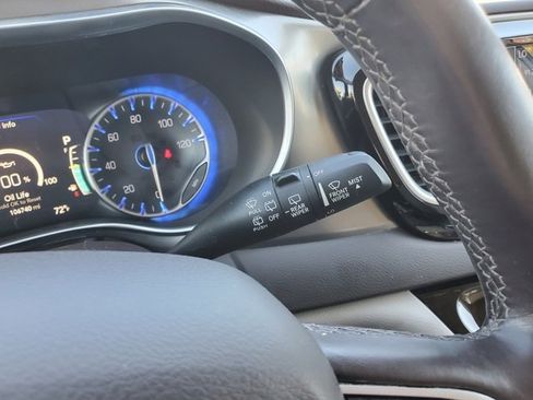 Certified 2018 Chrysler Pacifica Touring-L Plus image 15