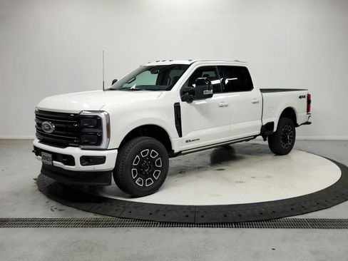 Used 2026 Ford F250 Platinum AWD/4WD image 4