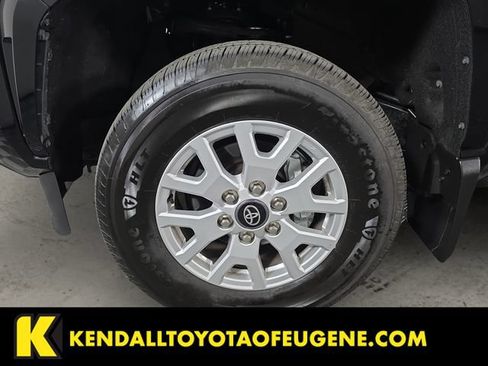 Certified 2025 Toyota Tacoma SR5 AWD/4WD image 9