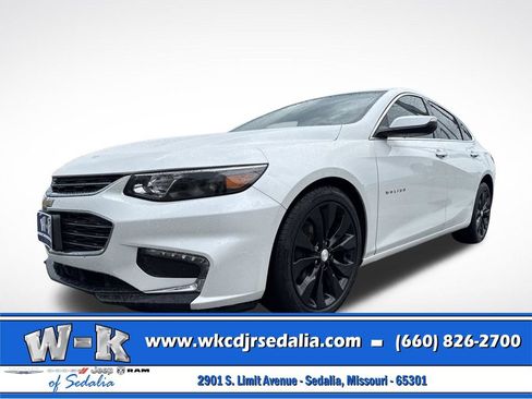 Used 2018 Chevrolet Malibu Premier w/ Premier Sun and Wheel Package FWD image 14