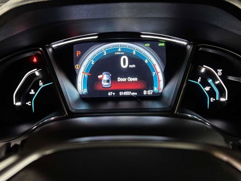 Used 2018 Honda Civic Touring image 31