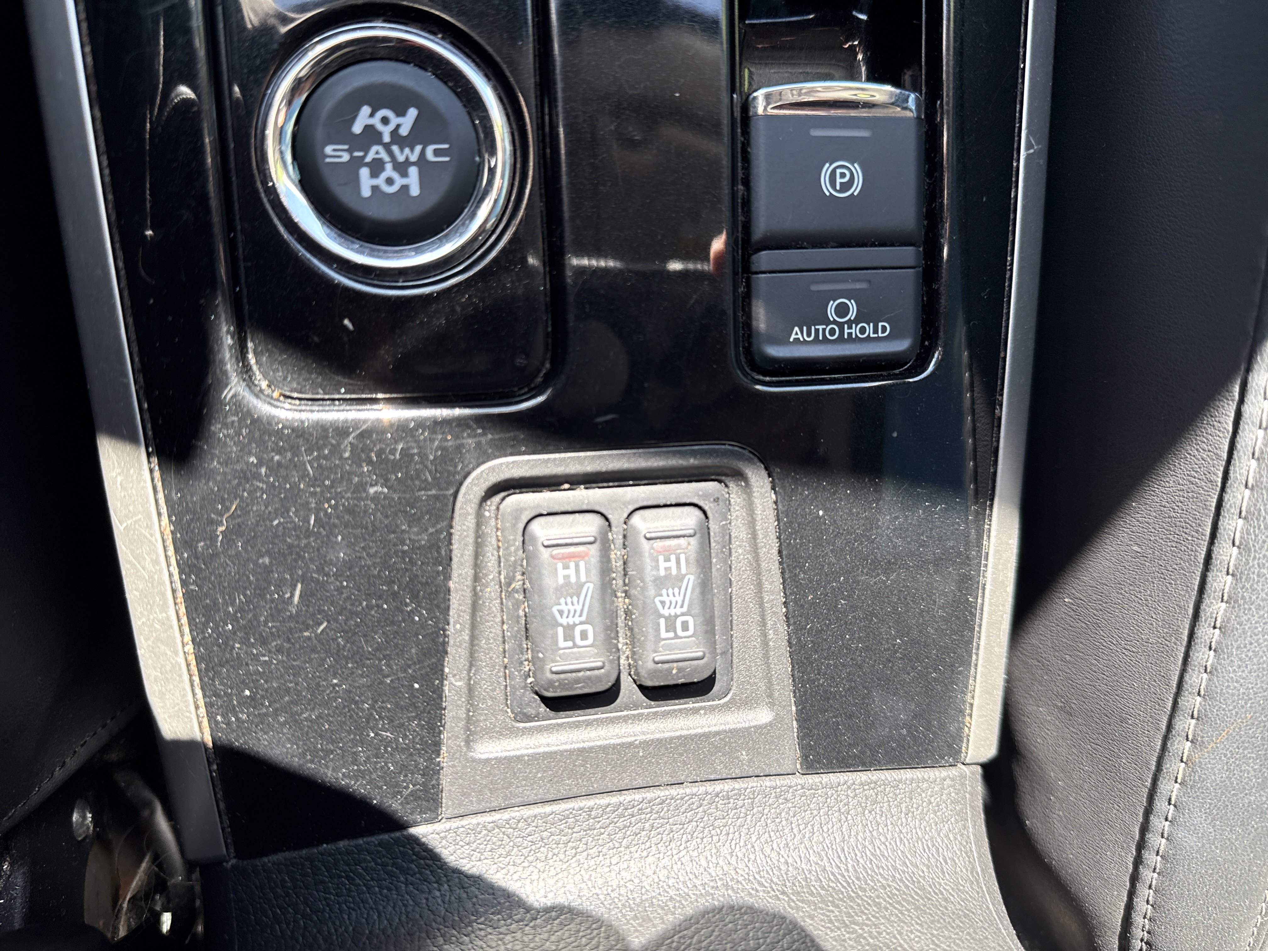 Used 2020 Mitsubishi Outlander SE AWD/4WD image 28