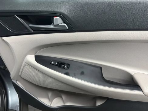 Used 2016 Hyundai Tucson SE w/ Option Group 02 AWD/4WD image 17