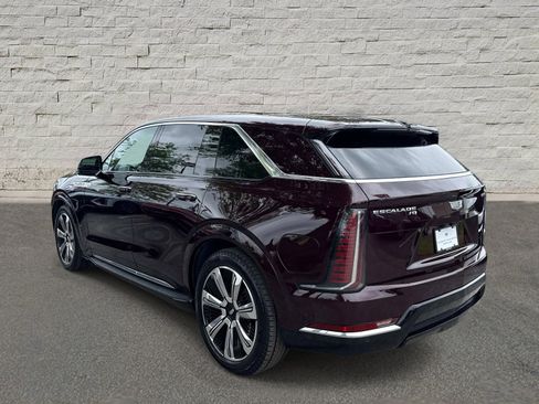Used 2025 Cadillac Escalade IQ Luxury 2 w/ LPO, Premium Carpet Package AWD/4WD image 7