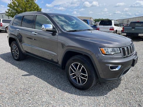 Used 2019 Jeep Grand Cherokee Limited AWD/4WD image 4
