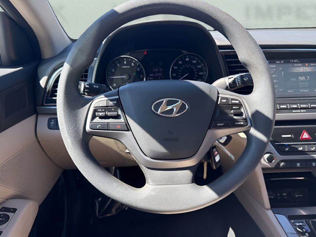 Used 2017 Hyundai Elantra SE FWD image 12