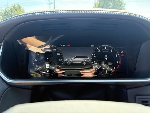 Used 2020 Land Rover Range Rover Sport HSE Dynamic image 37