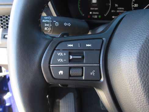 Used 2025 Honda CR-V Sport-L image 28