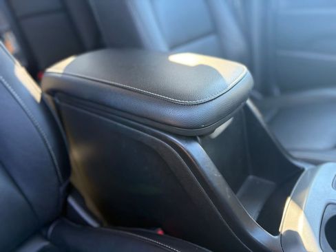 Used 2022 Chevrolet Colorado LT w/ Redline Special Edition image 18