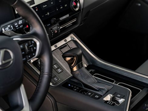 Used 2025 Lexus GX 550 w/ Accessory Package (Z1) image 53