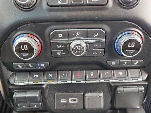Used 2021 Chevrolet Silverado 1500 LTZ RWD image 18