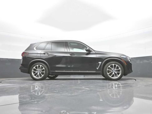 Used 2025 BMW X5 xDrive50e AWD/4WD image 47