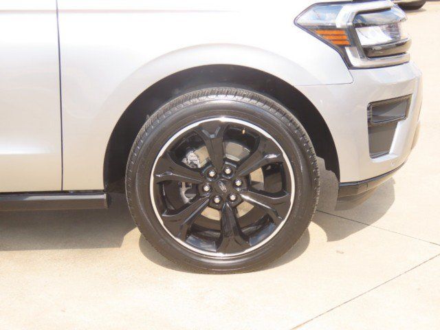 Used 2024 Ford Expedition Limited RWD image 7