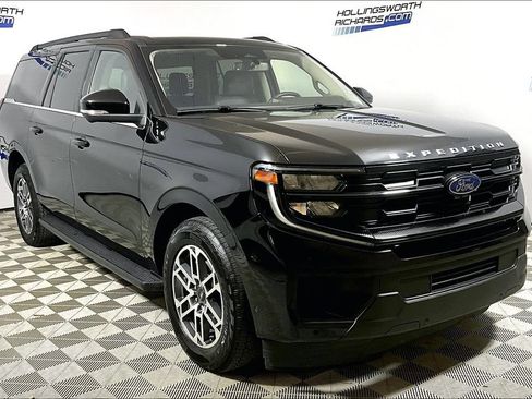 Certified 2025 Ford Expedition Max Active AWD/4WD image 3