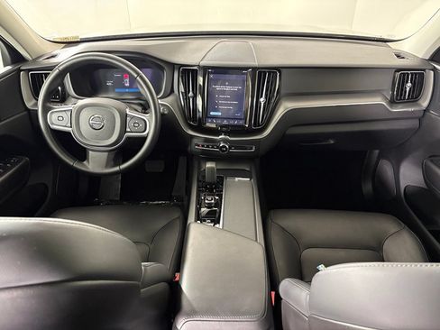 Used 2025 Volvo XC60 B5 Core AWD/4WD image 30