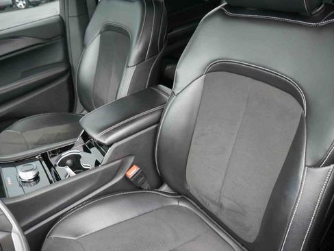 Used 2023 Jeep Grand Cherokee L Laredo image 28