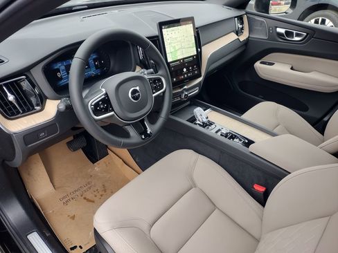 New 2026 Volvo XC60 B5 Plus w/ Climate Package image 9