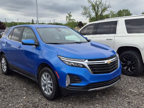 Used 2024 Chevrolet Equinox LT w/ LPO, Floor Liner Package FWD image 2