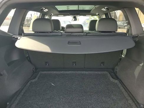 Used 2022 Volkswagen Tiguan SEL R-Line image 31