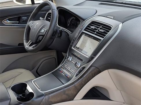 Used 2018 Lincoln MKX Reserve w/ Lincoln MKX Climate Package image 10