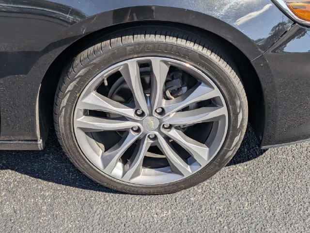 Used 2021 Chevrolet Malibu LT FWD image 11
