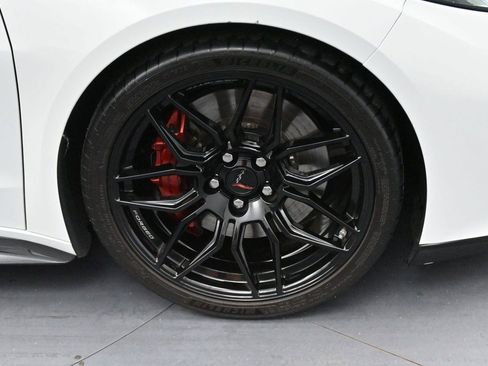 Used 2023 Chevrolet Corvette Z06 w/ Stealth Interior Trim Package RWD image 31