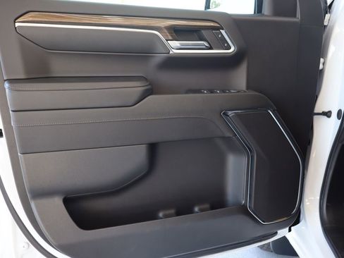 Used 2024 Chevrolet Silverado 1500 LT w/ Z71 Off-Road Package image 8