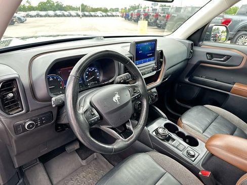 Used 2023 Ford Bronco Sport Outer Banks w/ Tech Package AWD/4WD image 10