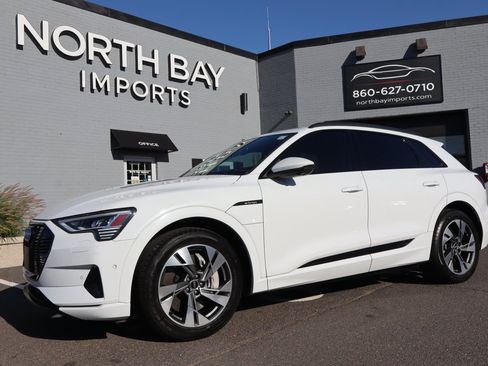 Used 2021 Audi e-tron Premium w/ Convenience Plus Package AWD/4WD image 1