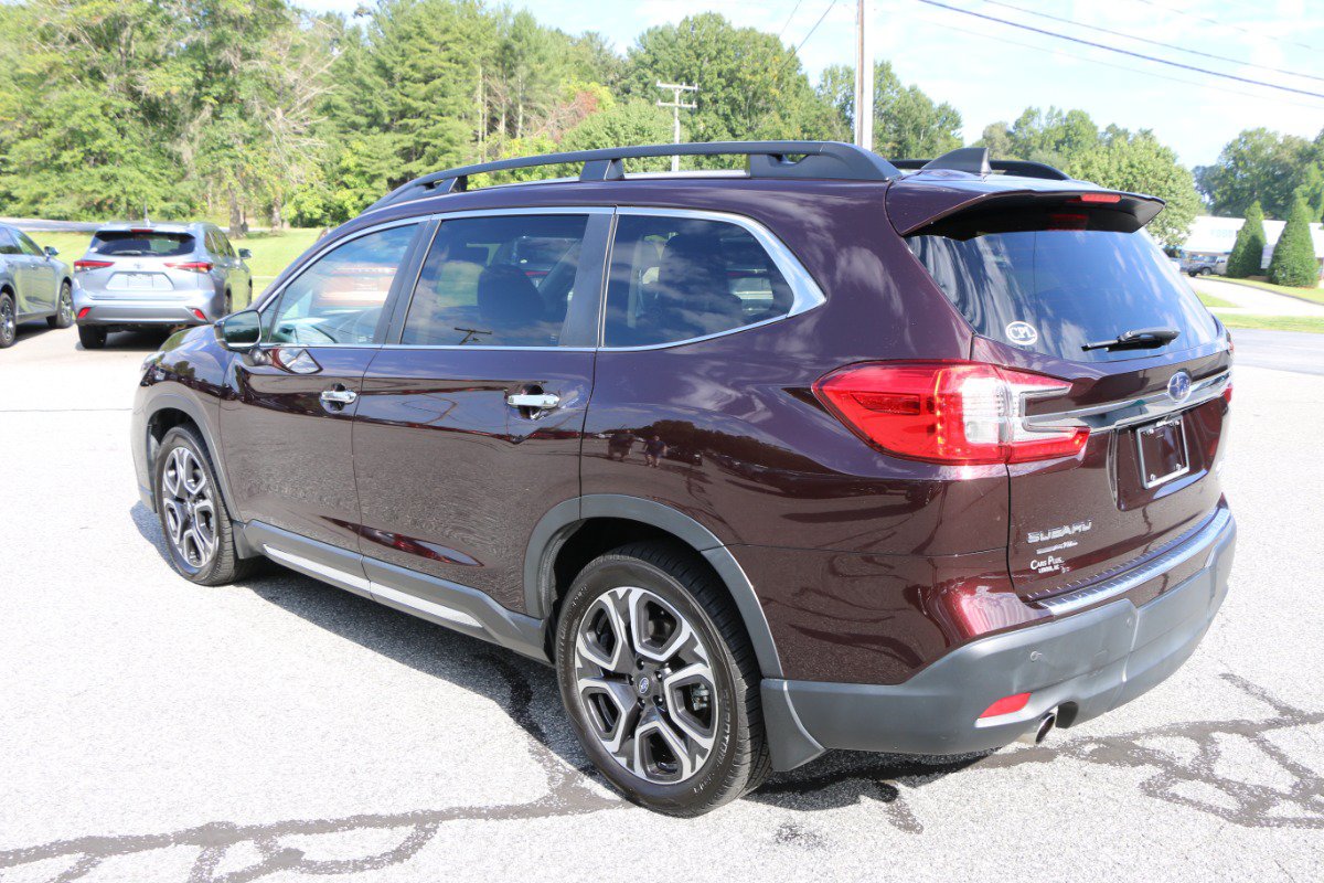 Used 2024 Subaru Ascent Touring AWD/4WD image 3