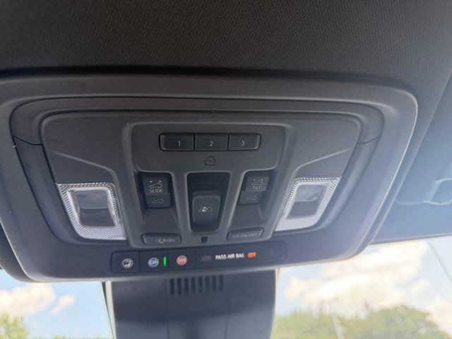 Used 2023 Chevrolet Silverado 1500 High Country w/ High Country Premium Package AWD/4WD image 31