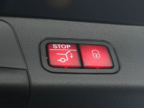 New 2025 Mercedes-Benz GLB 250 image 29