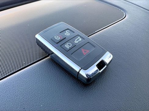 Used 2022 Land Rover Range Rover Westminster Edition image 14