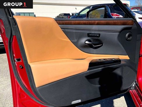 Certified 2025 Lexus ES 350 w/ Premium Package image 19