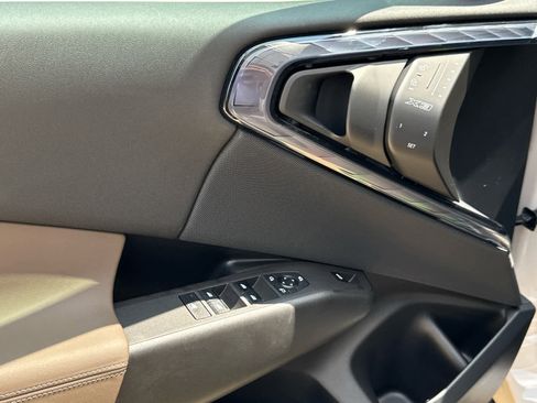 Used 2025 BMW X3 xDrive30i w/ Convenience Package image 15