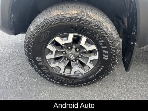 Used 2023 Toyota Tacoma TRD Off-Road w/ Black Out Package (TMS) AWD/4WD image 10