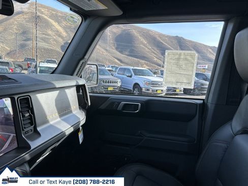 New 2025 Ford Bronco Badlands w/ Sasquatch Package AWD/4WD image 72