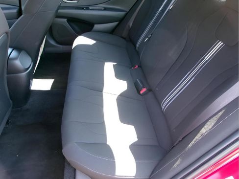 Used 2024 Hyundai Elantra SEL image 10