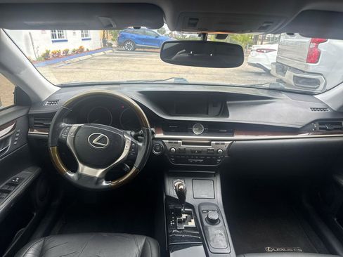 Used 2013 Lexus ES 350 w/ Premium Pkg FWD image 8