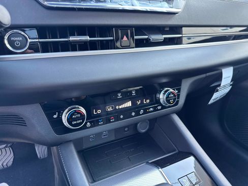 New 2025 Mitsubishi Outlander 4WD Plug-In Hybrid image 24