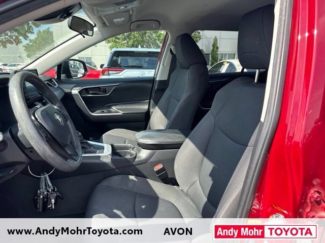 Used 2021 Toyota RAV4 LE FWD image 9