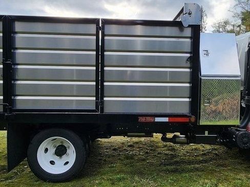 New 2024 Isuzu NPR image 4