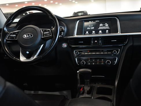 Used 2020 Kia Optima SE image 18