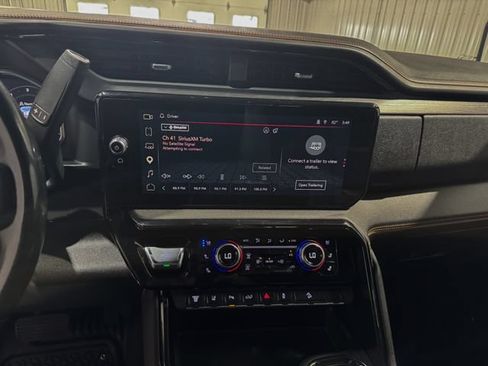 Used 2025 GMC Sierra 3500 AT4 w/ AT4 Premium Plus Package AWD/4WD image 13