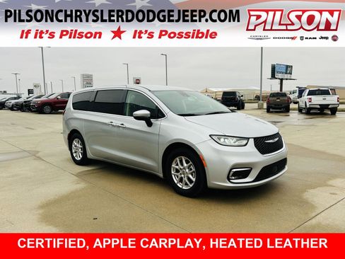 Used 2023 Chrysler Pacifica Touring-L image 1