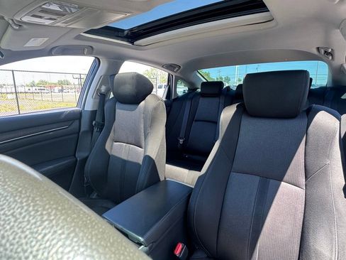Used 2018 Honda Accord EX image 14